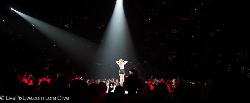 Taylor Swift — April 26 - Indianapolis, Indiana — photo 29
