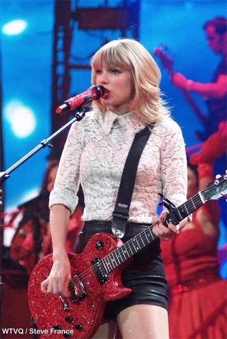 Taylor Swift — April 27 - Lexington, Kentucky — photo 8