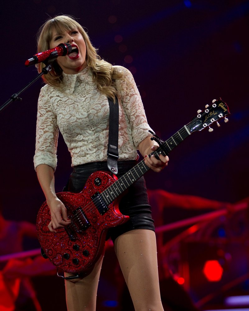 Taylor Swift — April 27 - Lexington, Kentucky — photo 11