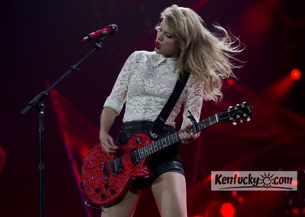 Taylor Swift — April 27 - Lexington, Kentucky — photo 13