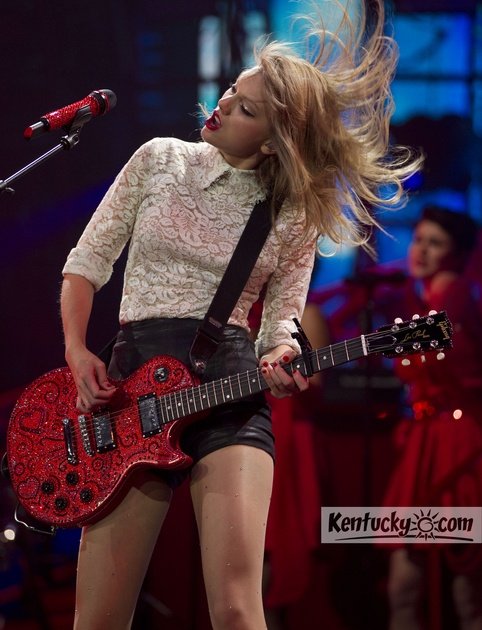 Taylor Swift — April 27 - Lexington, Kentucky — photo 16