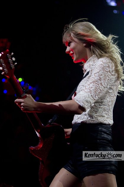 Taylor Swift — April 27 - Lexington, Kentucky — photo 25