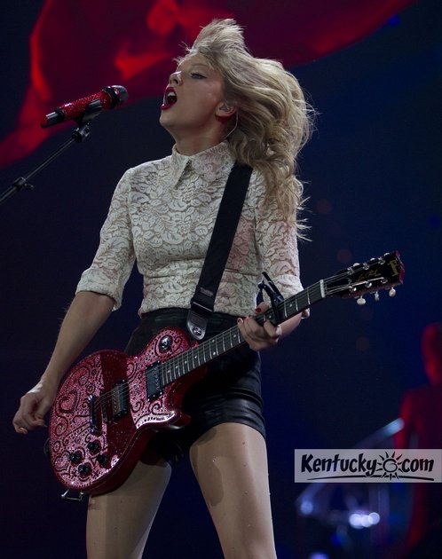 Taylor Swift — April 27 - Lexington, Kentucky — photo 26