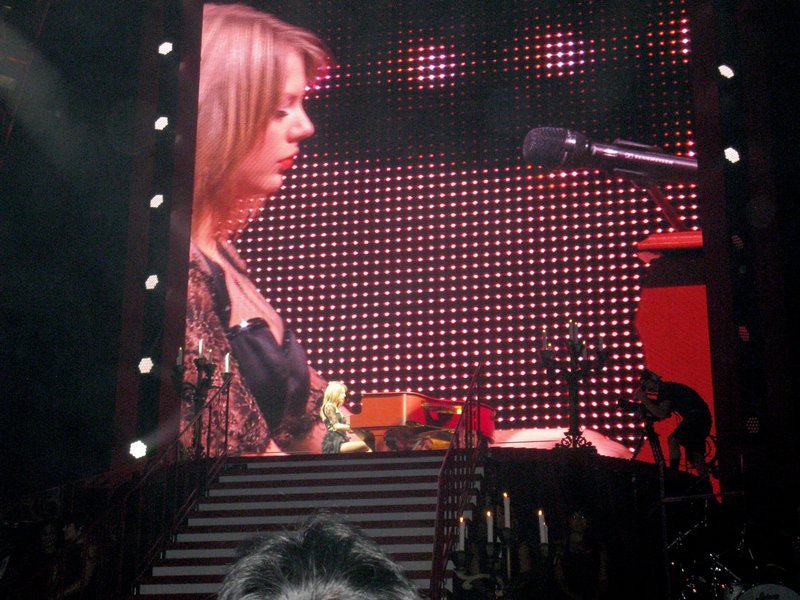 Taylor Swift — December 1 - Auckland, New Zealand — photo 13