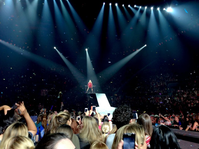Taylor Swift — December 1 - Auckland, New Zealand — photo 30