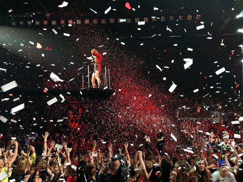 Taylor Swift — December 1 - Auckland, New Zealand — photo 35