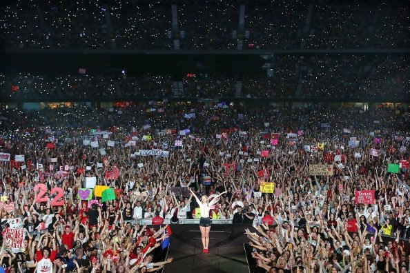 Taylor Swift — December 14 - Melbourne, Australia — photo 2