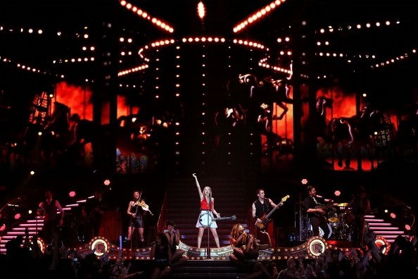 Taylor Swift — December 14 - Melbourne, Australia — photo 8