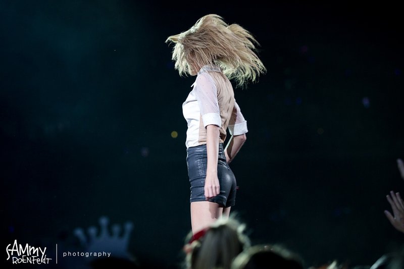Taylor Swift — December 14 - Melbourne, Australia — photo 53