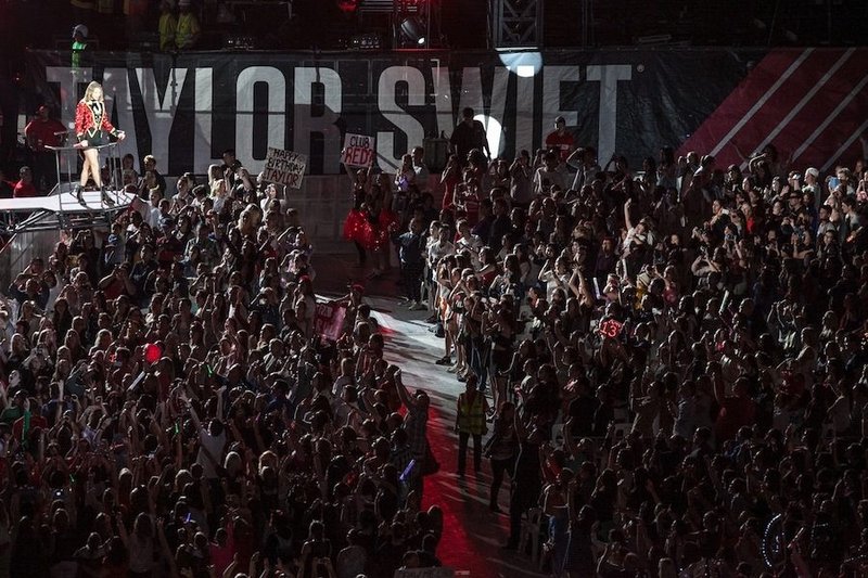 Taylor Swift — December 14 - Melbourne, Australia — photo 151