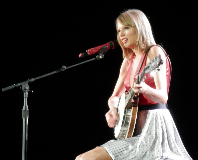Taylor Swift — December 7 - Brisbane, Australia — photo 6