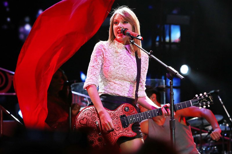 Taylor Swift — December 7 - Brisbane, Australia — photo 11