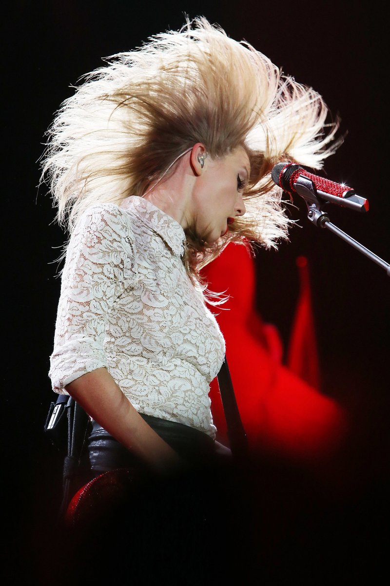 Taylor Swift — December 7 - Brisbane, Australia — photo 15