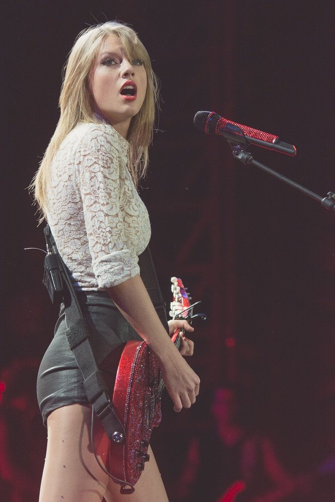 Taylor Swift — December 7 - Brisbane, Australia — photo 32