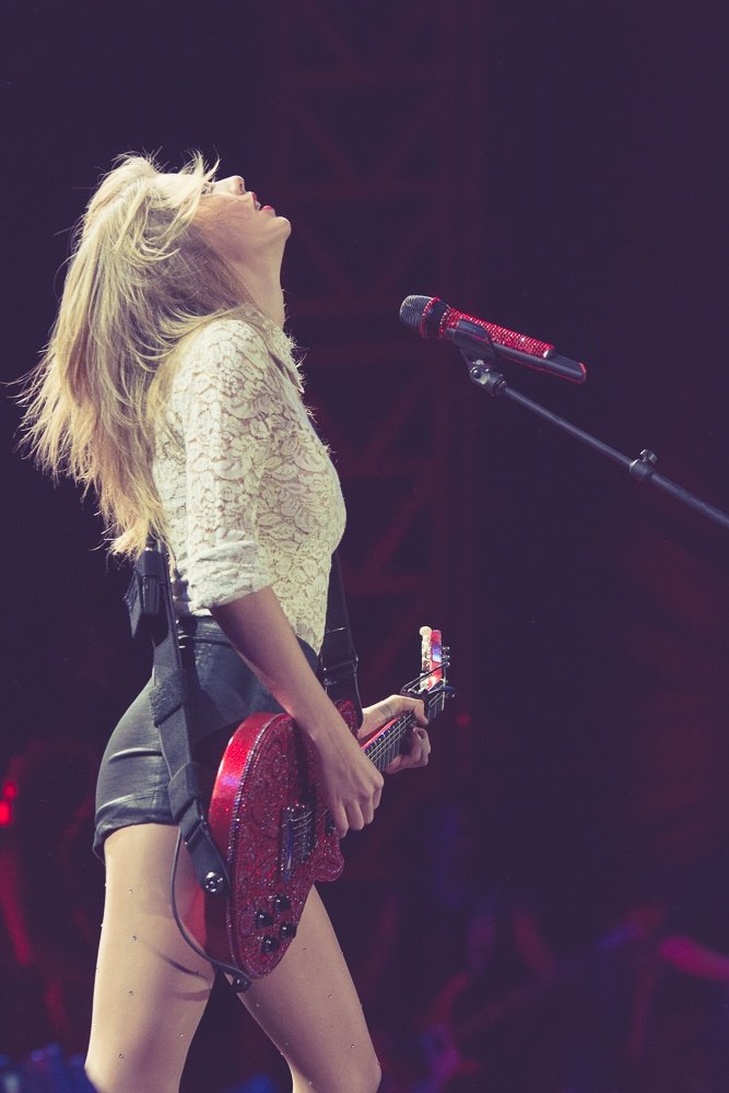 Taylor Swift — December 7 - Brisbane, Australia — photo 34