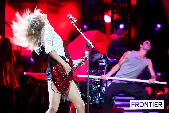 Taylor Swift — December 7 - Brisbane, Australia — photo 39