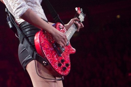 Taylor Swift — March 13 - Omaha, Nebraska — photo 7