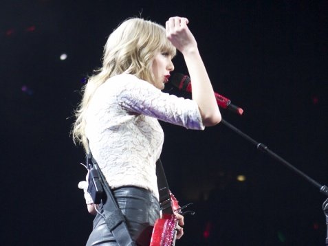 Taylor Swift — March 13 - Omaha, Nebraska — photo 10