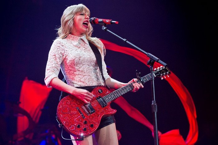Taylor Swift — March 13 - Omaha, Nebraska — photo 32