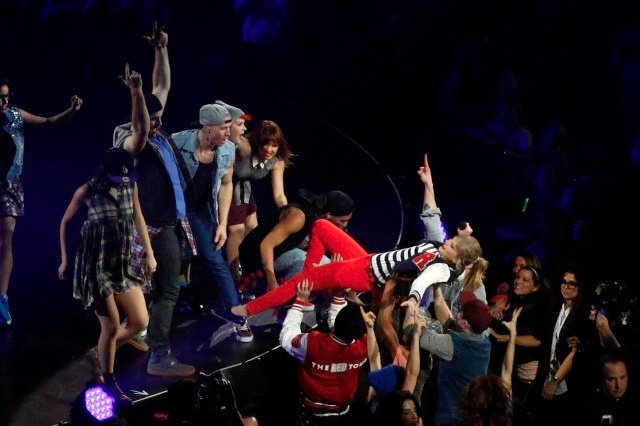 Taylor Swift — March 13 - Omaha, Nebraska — photo 43