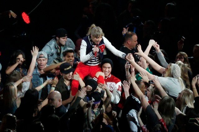Taylor Swift — March 13 - Omaha, Nebraska — photo 46