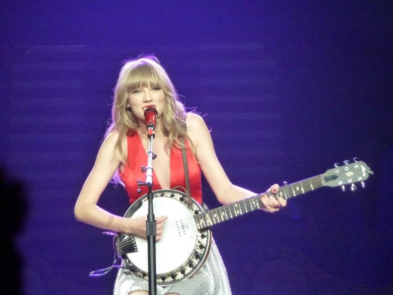 Taylor Swift — March 13 - Omaha, Nebraska — photo 115