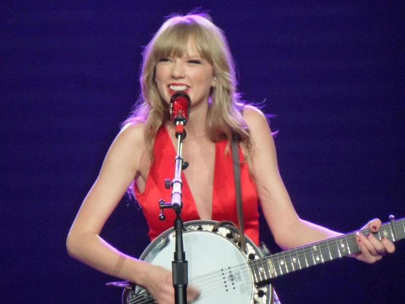Taylor Swift — March 13 - Omaha, Nebraska — photo 120