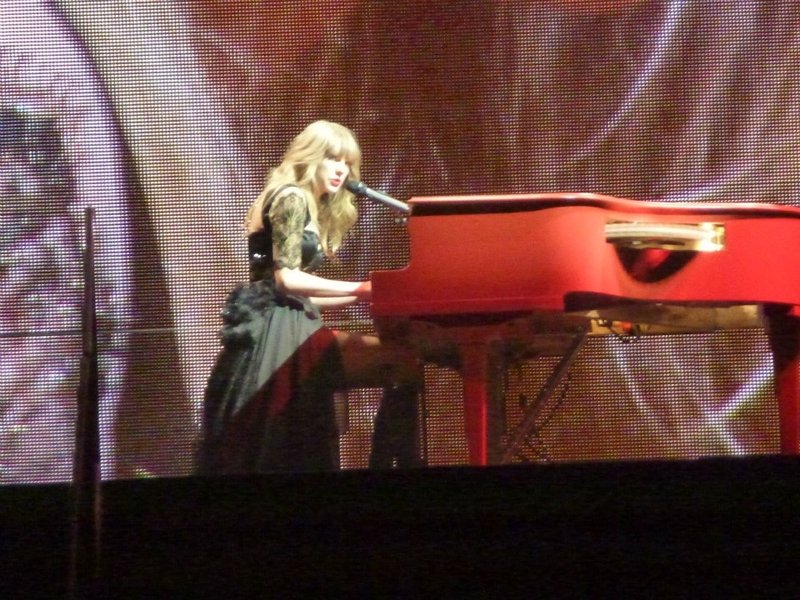 Taylor Swift — March 13 - Omaha, Nebraska — photo 138