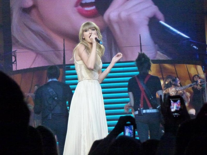 Taylor Swift — March 13 - Omaha, Nebraska — photo 142