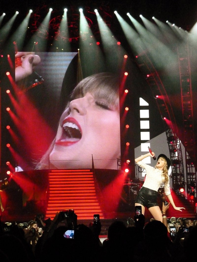 Taylor Swift — March 13 - Omaha, Nebraska — photo 170