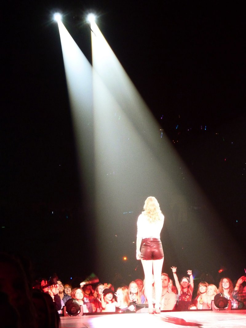 Taylor Swift — March 14 - Omaha, Nebraska — photo 6