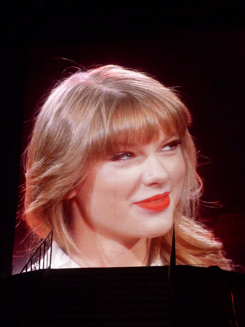 Taylor Swift — March 14 - Omaha, Nebraska — photo 7