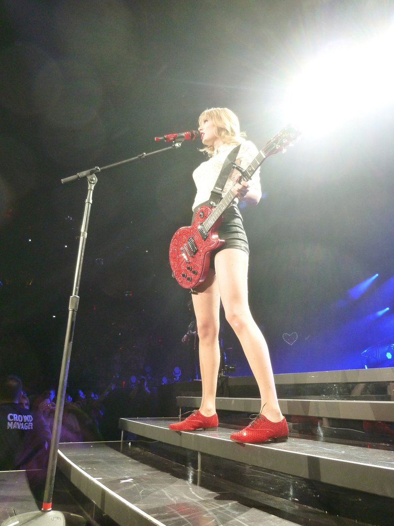 Taylor Swift — March 14 - Omaha, Nebraska — photo 10