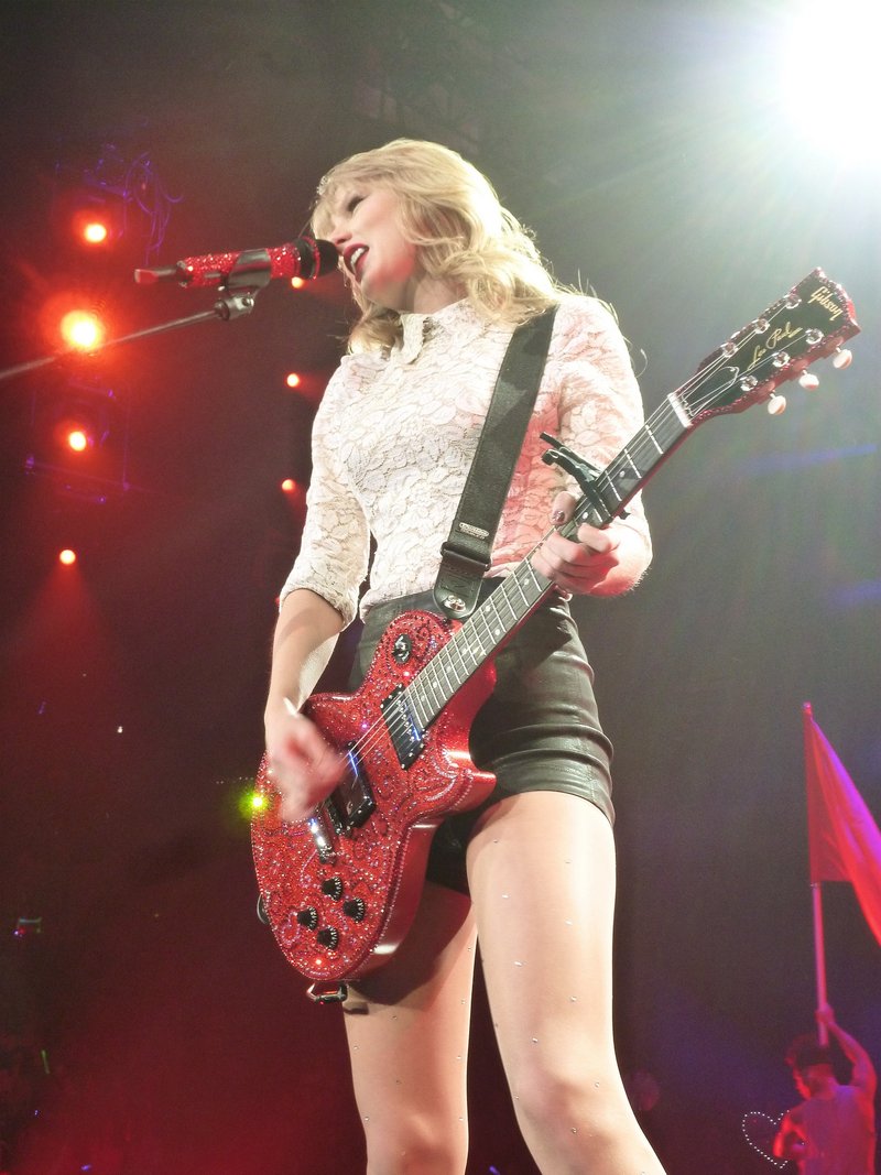 Taylor Swift — March 14 - Omaha, Nebraska — photo 11