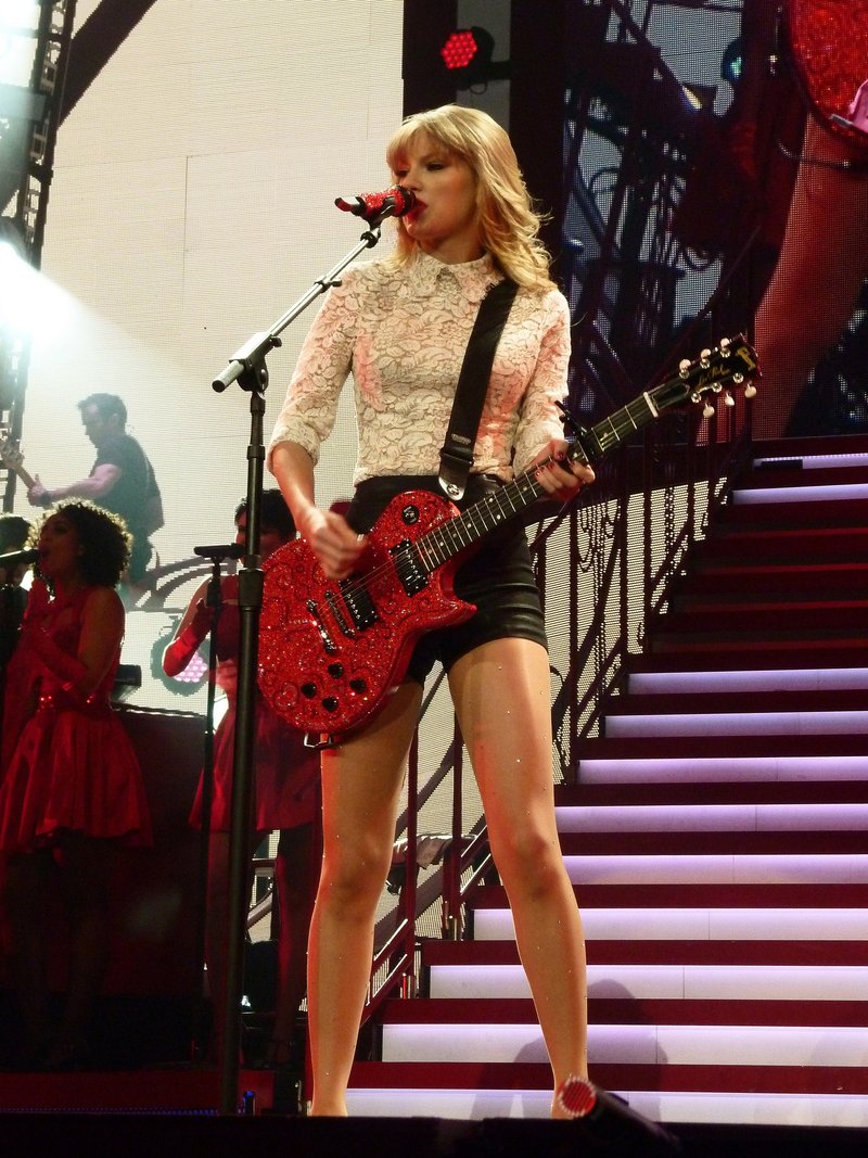 Taylor Swift — March 14 - Omaha, Nebraska — photo 13