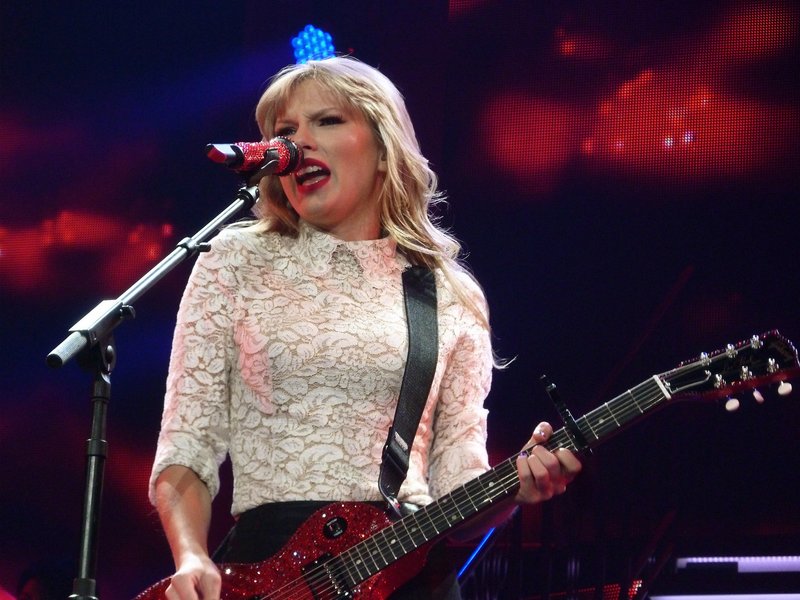 Taylor Swift — March 14 - Omaha, Nebraska — photo 14