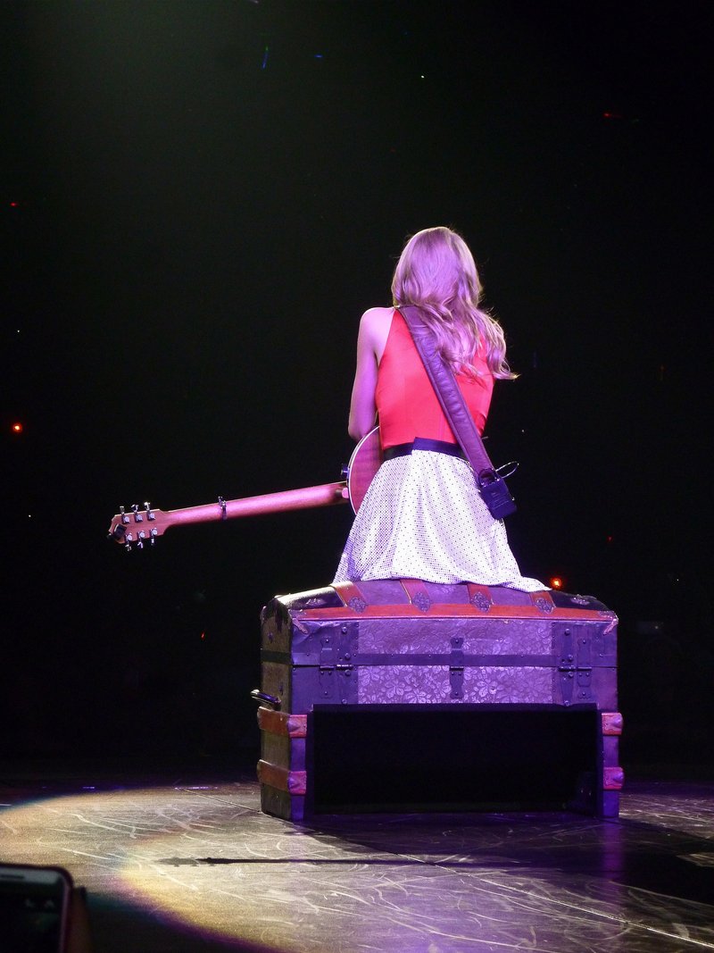 Taylor Swift — March 14 - Omaha, Nebraska — photo 16