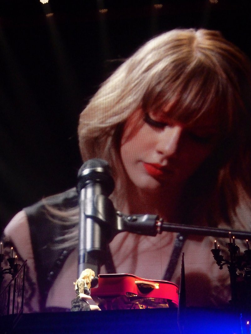 Taylor Swift — March 14 - Omaha, Nebraska — photo 21