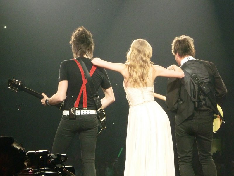 Taylor Swift — March 14 - Omaha, Nebraska — photo 24