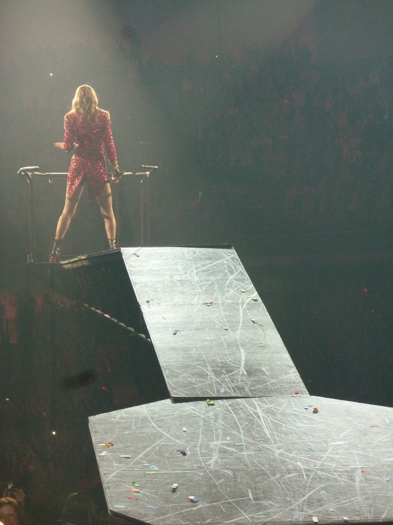 Taylor Swift — March 14 - Omaha, Nebraska — photo 29