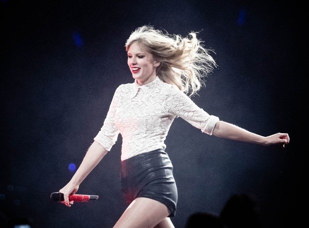 Taylor Swift — March 18 - St. Louis, Missouri — photo 4
