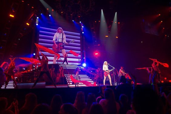 Taylor Swift — March 18 - St. Louis, Missouri — photo 13