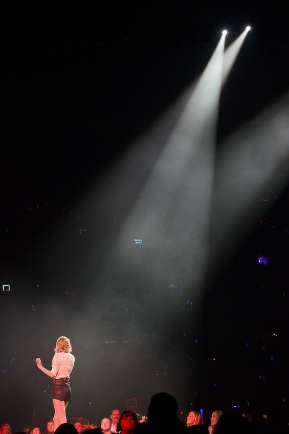 Taylor Swift — March 18 - St. Louis, Missouri — photo 27