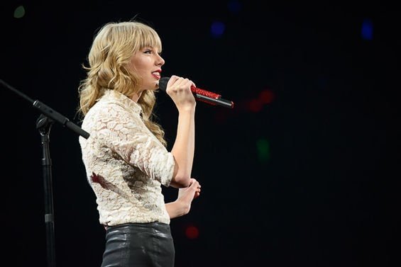 Taylor Swift — March 18 - St. Louis, Missouri — photo 29