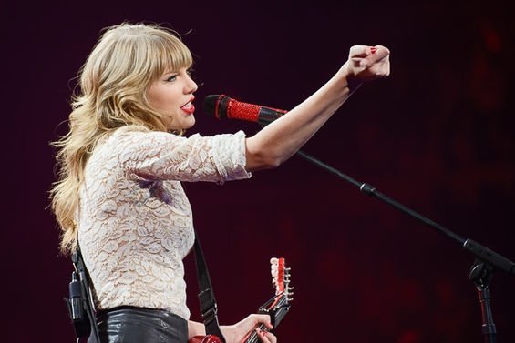 Taylor Swift — March 18 - St. Louis, Missouri — photo 32
