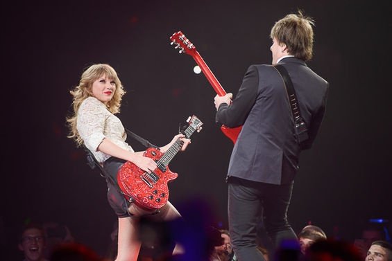 Taylor Swift — March 18 - St. Louis, Missouri — photo 35