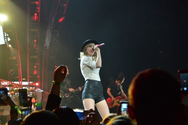 Taylor Swift — March 18 - St. Louis, Missouri — photo 42