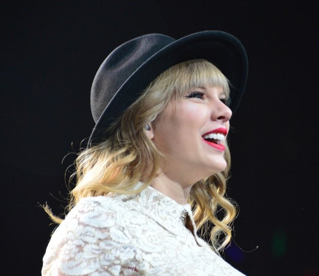 Taylor Swift — March 18 - St. Louis, Missouri — photo 43