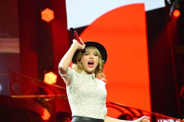 Taylor Swift — March 18 - St. Louis, Missouri — photo 49