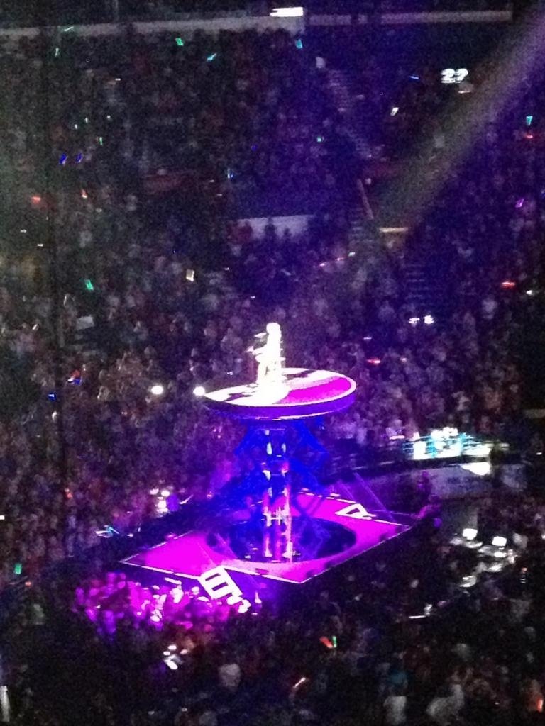Taylor Swift — March 19 - St. Louis, Missouri — photo 13